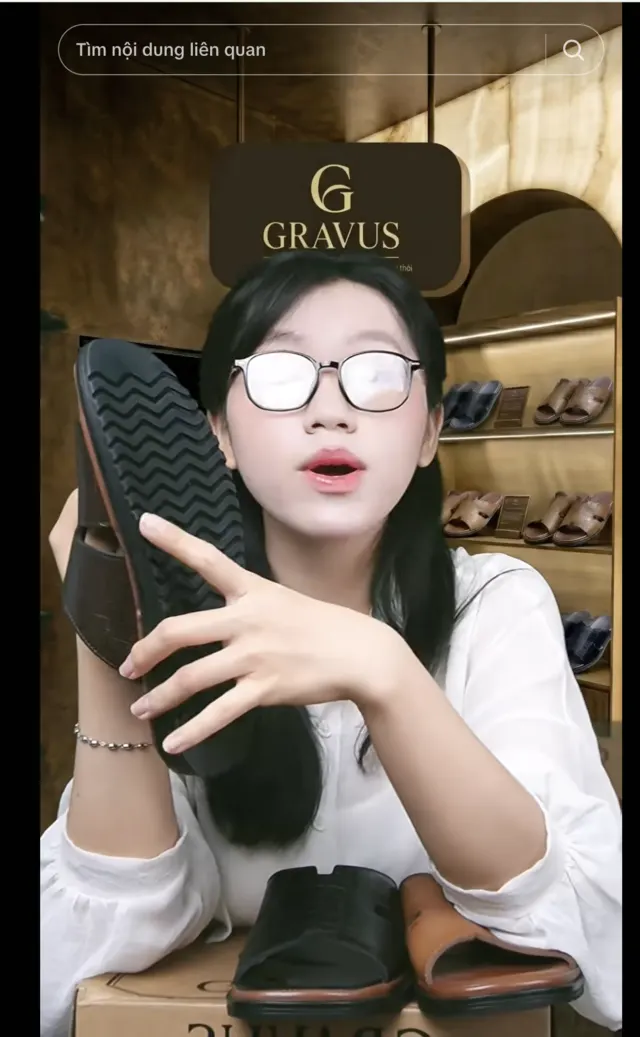 Phiên livestream nhãn GRAVUS